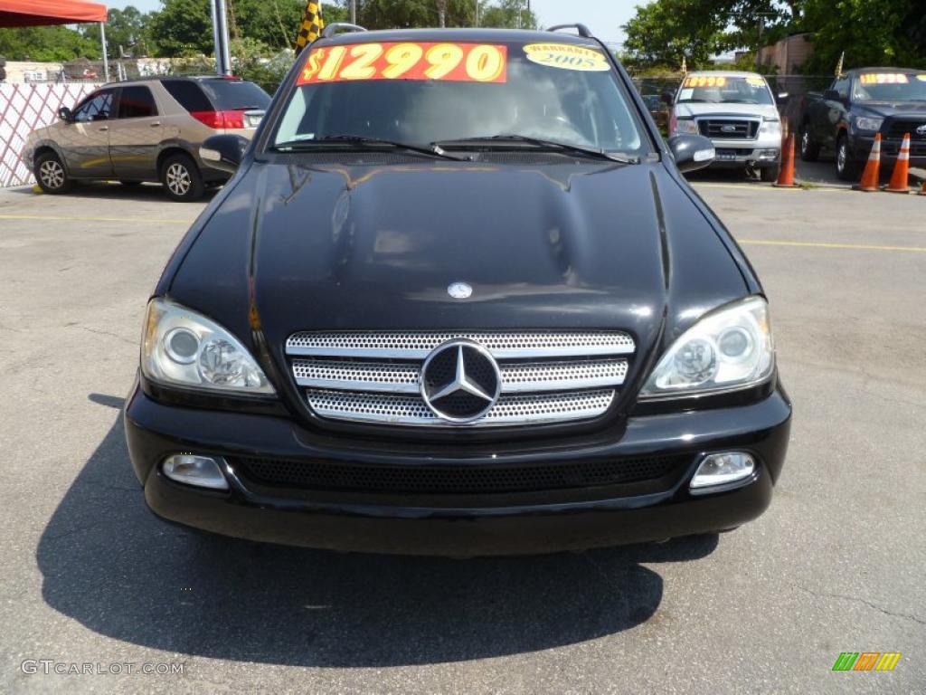 2005 ML 500 4Matic - Black / Charcoal photo #2