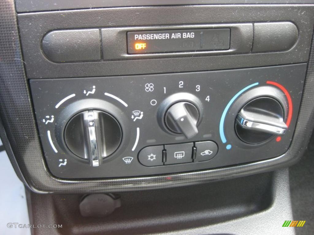 2008 Pontiac G5 GT Controls Photo #49537043