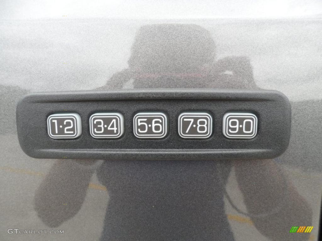 2011 F250 Super Duty Lariat Crew Cab 4x4 - Sterling Grey Metallic / Black Two Tone Leather photo #17