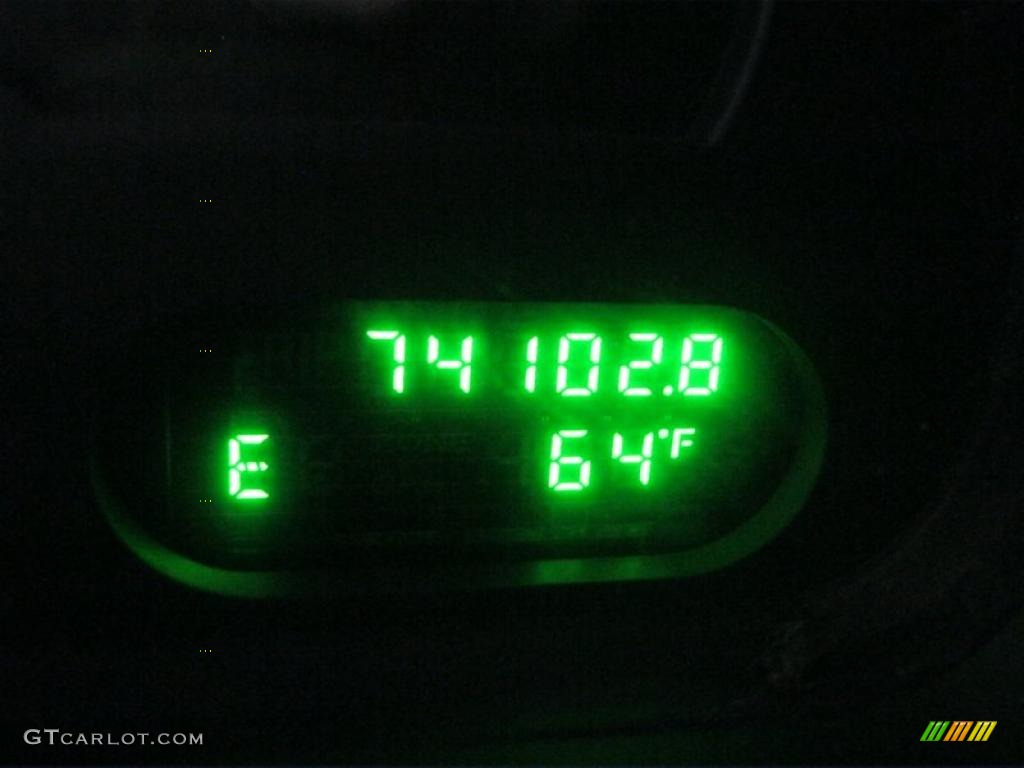 2004 Explorer XLT 4x4 - Black / Medium Parchment photo #3