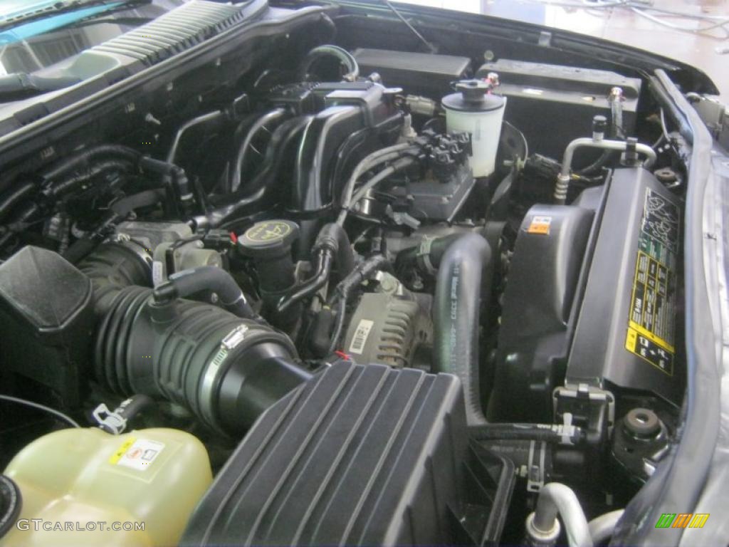 2004 Explorer XLT 4x4 - Black / Medium Parchment photo #13