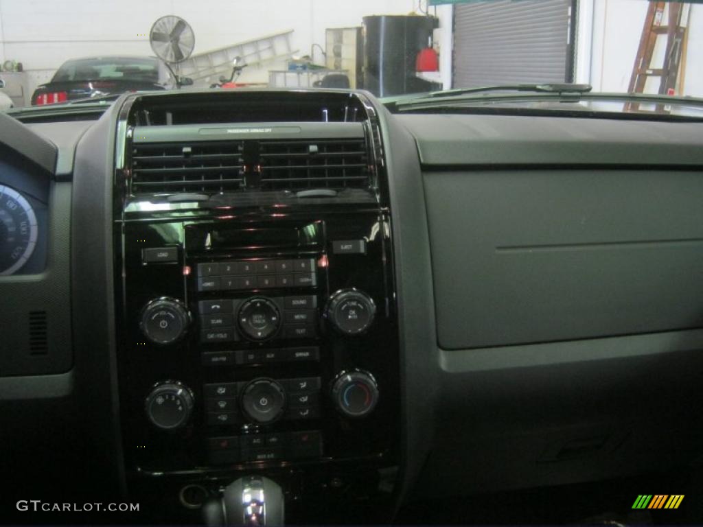 2010 Escape Limited V6 4WD - Black / Charcoal Black photo #23