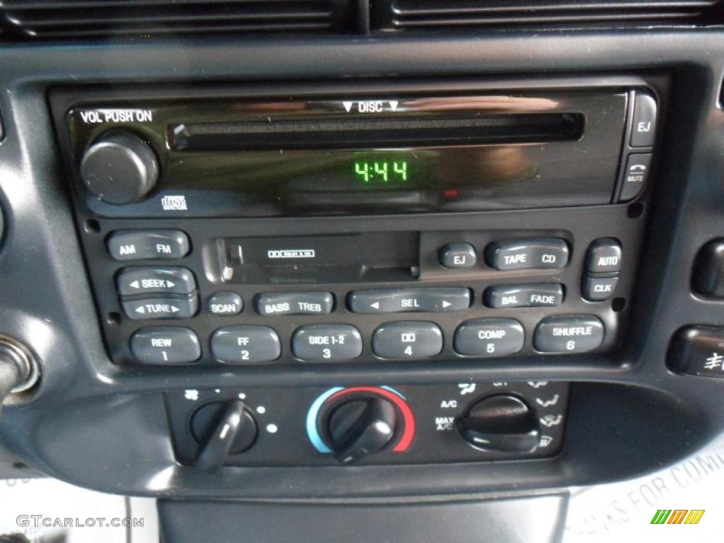 1999 Explorer XLT 4x4 - Tropic Green Metallic / Medium Graphite Grey photo #24
