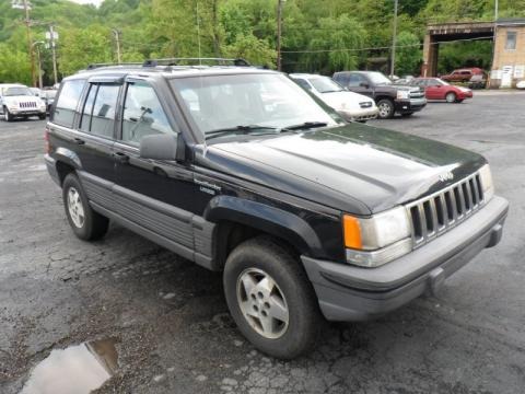 1995 Jeep Grand Cherokee SE 4x4 Data, Info and Specs