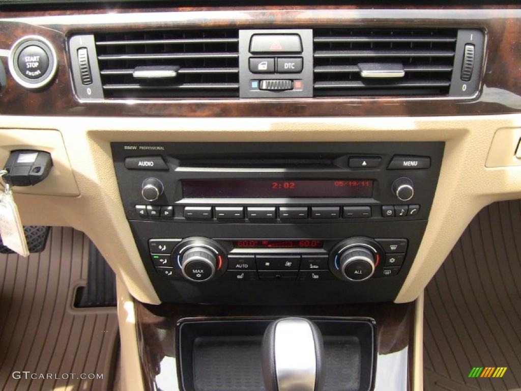 2011 BMW 3 Series 328i Sedan Controls Photo #49542569