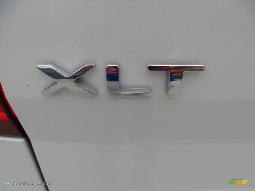 2011 Explorer XLT - White Platinum Tri-Coat / Charcoal Black photo #14