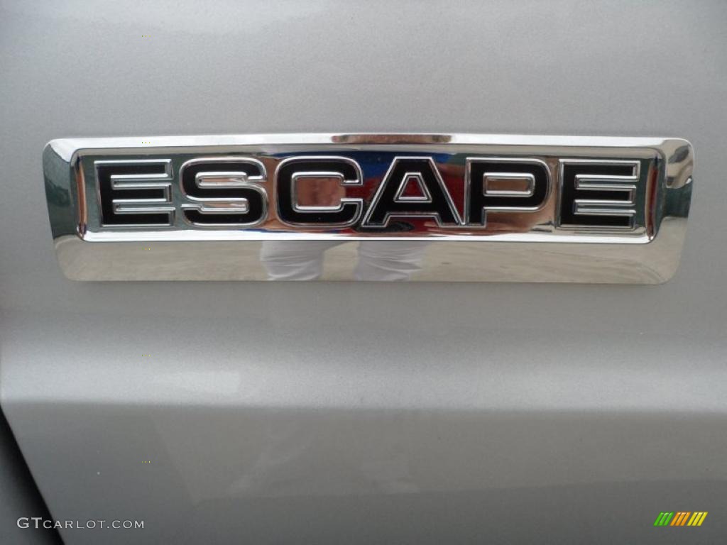 2011 Ford Escape XLS Marks and Logos Photos