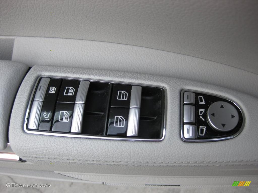 2010 Mercedes-Benz S 400 Hybrid Sedan Controls Photo #49549412