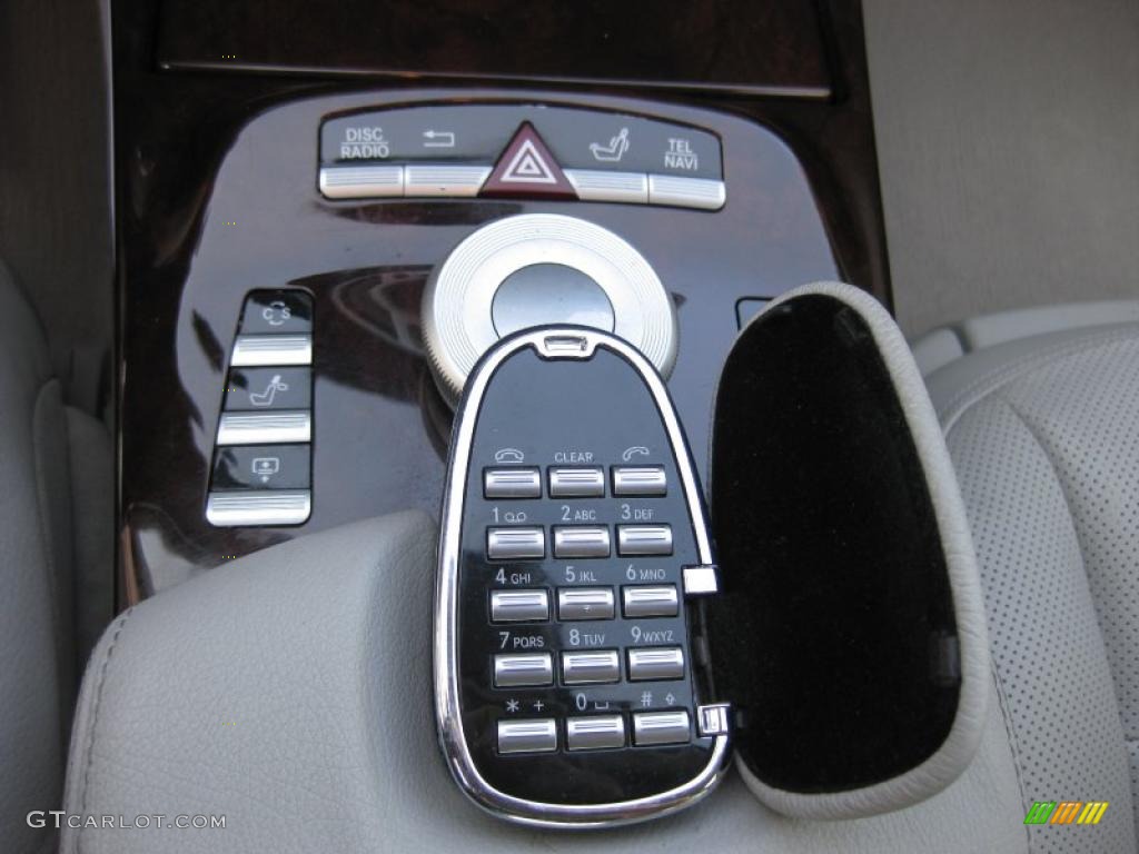2010 Mercedes-Benz S 400 Hybrid Sedan Controls Photo #49549655