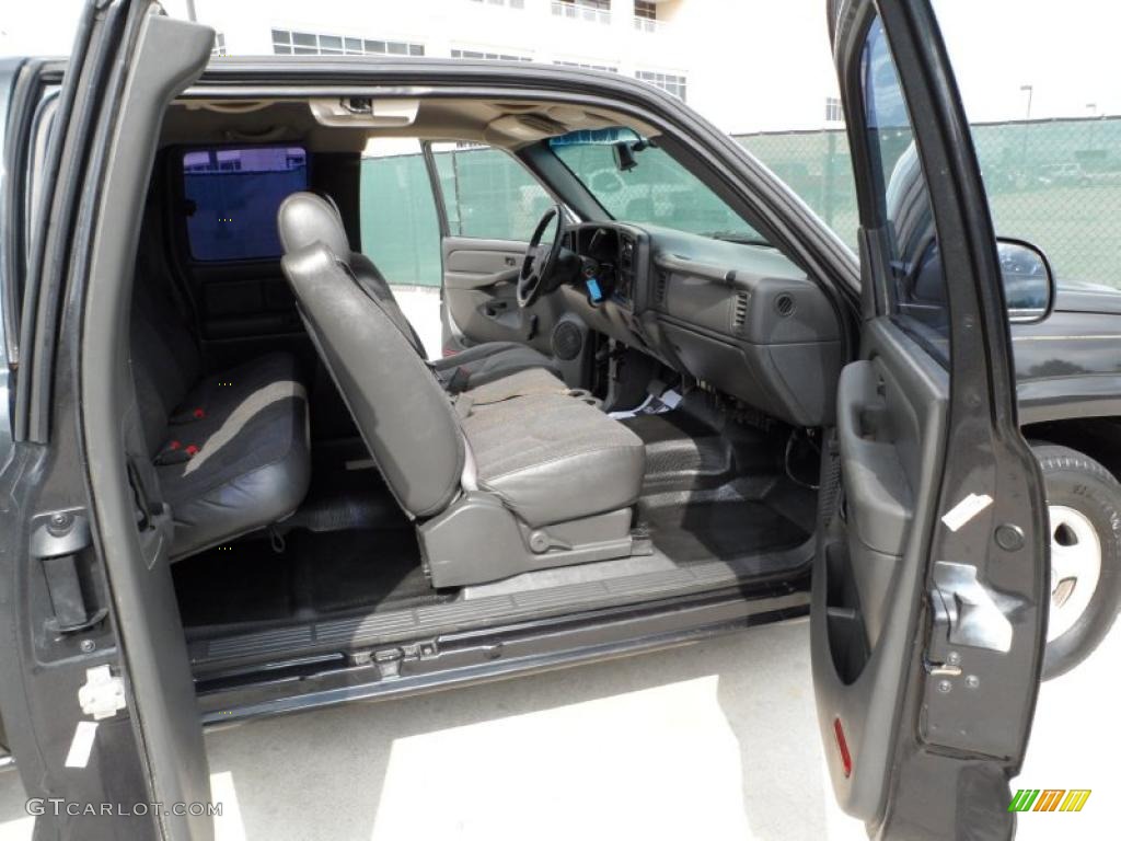 Dark Charcoal Interior 2004 Chevrolet Silverado 1500 LS Extended Cab Photo #49549844