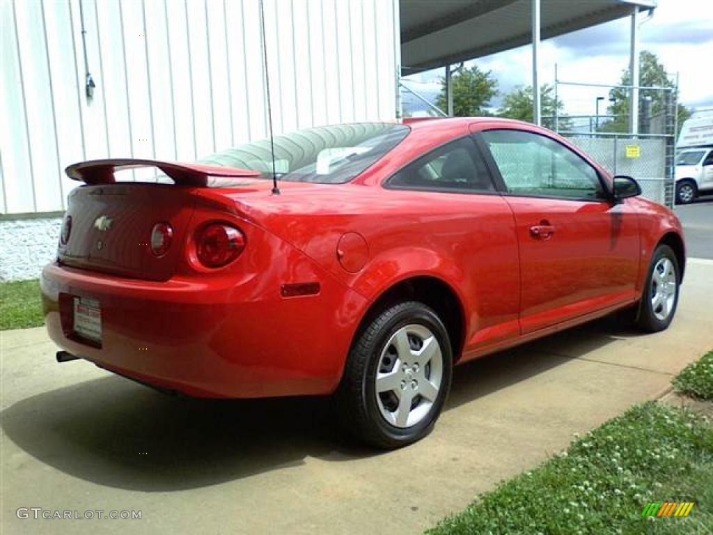 2007 Cobalt LS Coupe - Victory Red / Gray photo #16