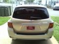 Sandy Beach Metallic - Highlander SE 4WD Photo No. 4