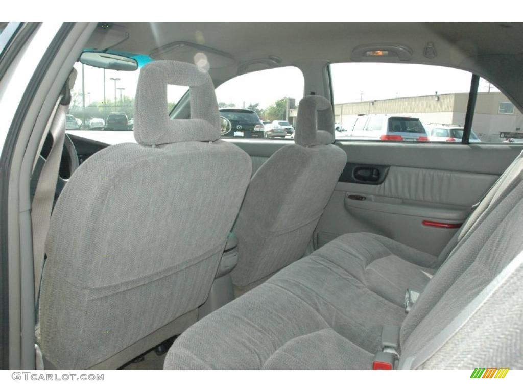 Medium Gray Interior 2002 Buick Regal LS Photo #49550792