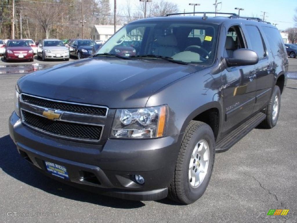 2010 Suburban LT 4x4 - Taupe Gray Metallic / Light Titanium/Dark Titanium photo #1