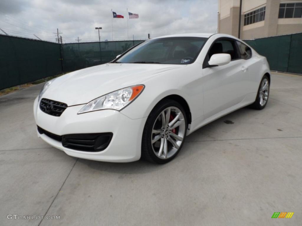 Karussell White 2010 Hyundai Genesis Coupe 2.0T Track Exterior Photo #49551443