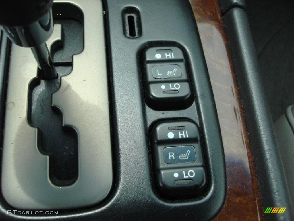 1998 Acura RL 3.5 Sedan Controls Photo #49556303