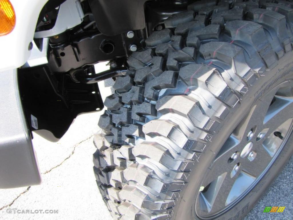 2011 Jeep Wrangler Unlimited Mojave 4x4 Wheel Photos