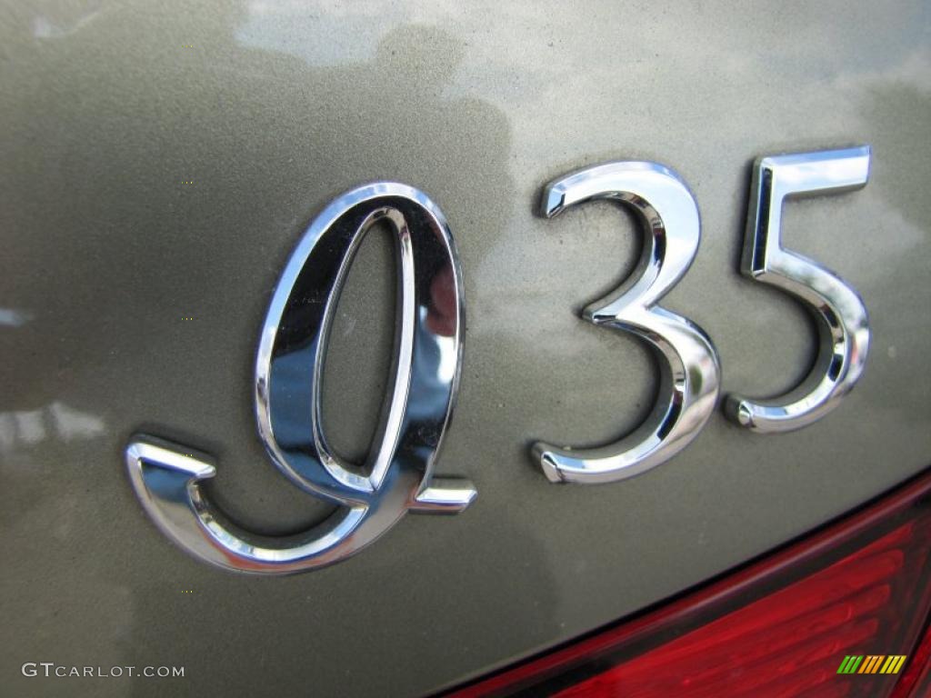2002 Infiniti I 35 Marks and Logos Photos