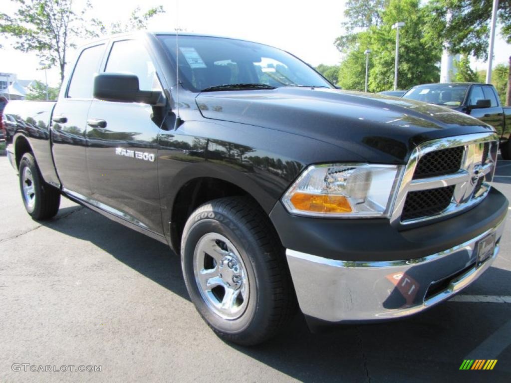 2011 Ram 1500 ST Quad Cab - Brilliant Black Crystal Pearl / Dark Slate Gray/Medium Graystone photo #4