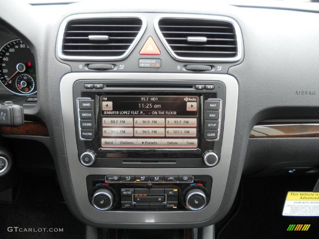 2012 Volkswagen Eos Executive Controls Photo #49561823