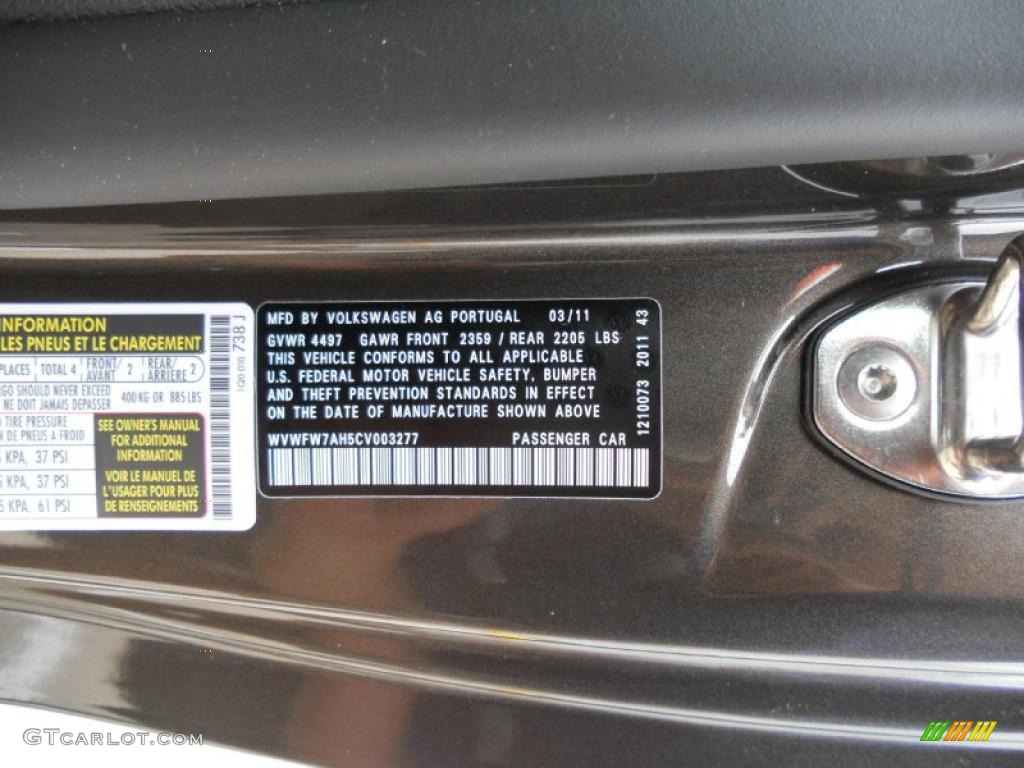 2012 Eos Executive - Black Oak Brown Metallic / Titan Black photo #30