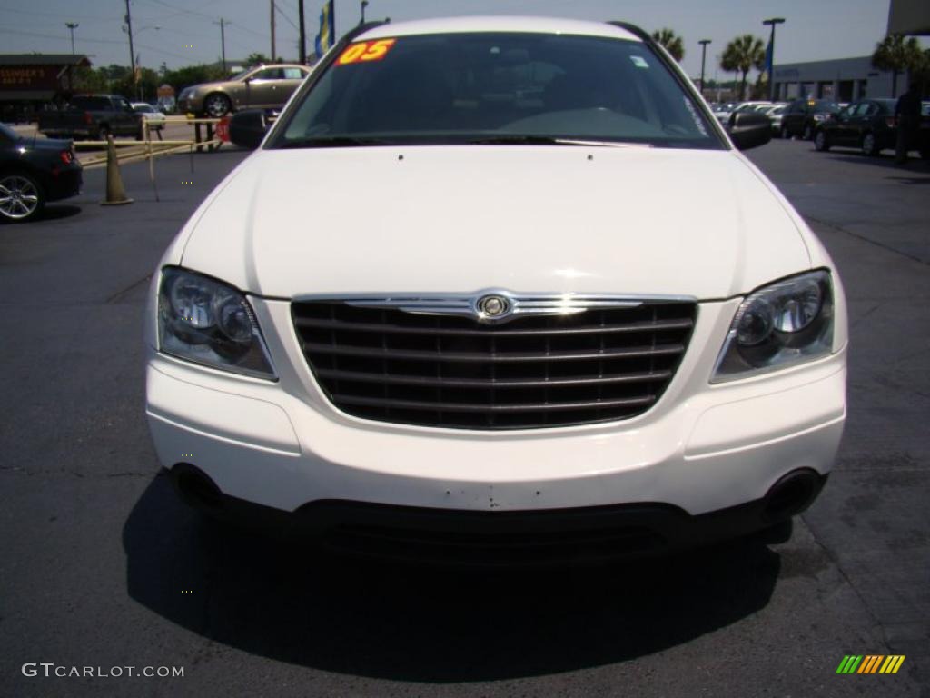 2005 Pacifica AWD - Stone White / Light Taupe photo #3