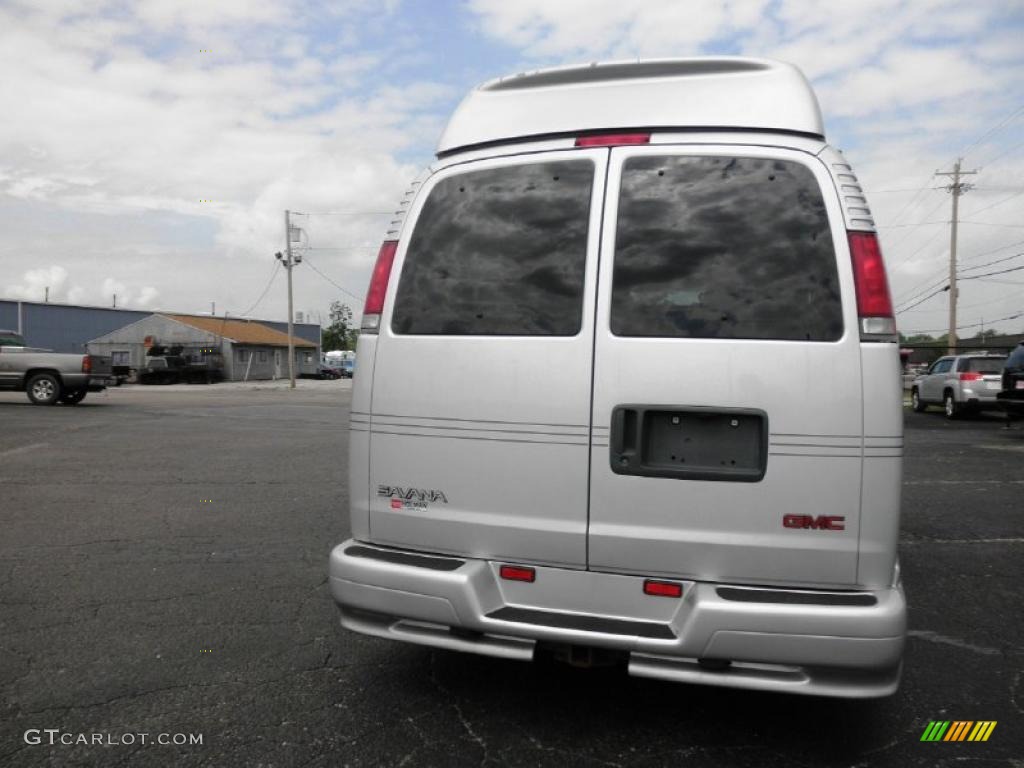 2002 Savana Van G1500 Passenger Conversion - Pewter Metallic / Dark Pewter photo #22