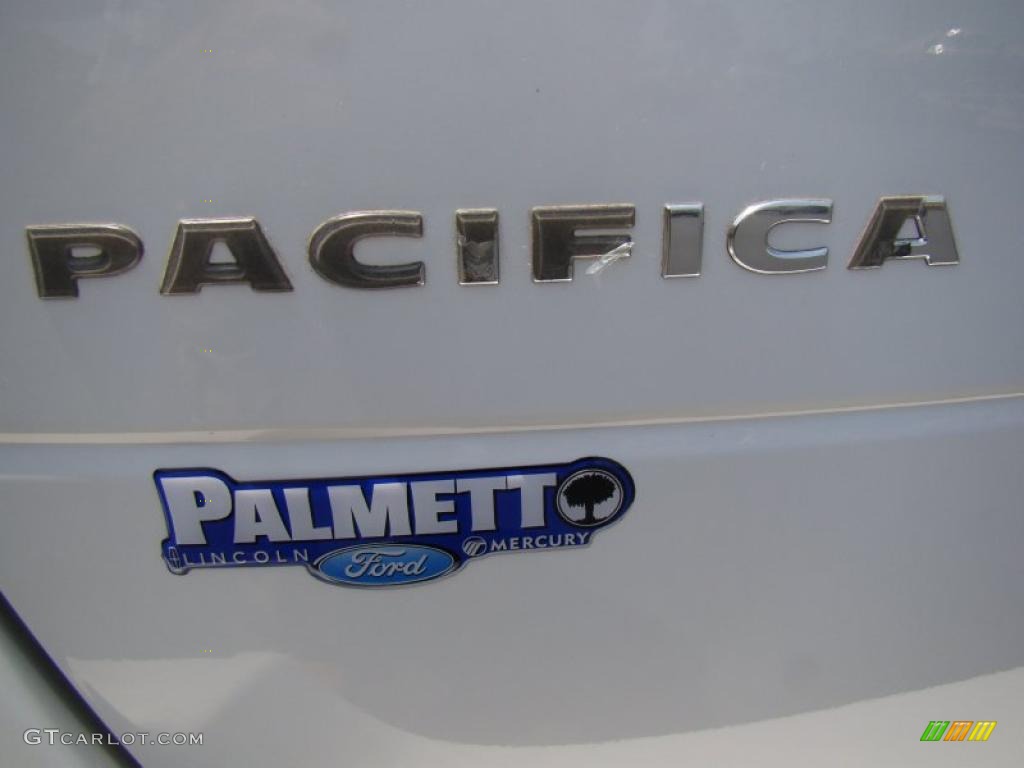 2005 Pacifica AWD - Stone White / Light Taupe photo #33