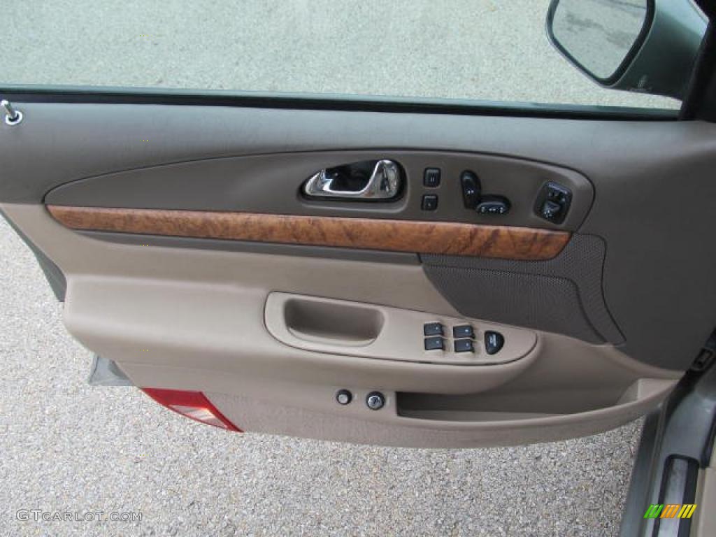 2000 Lincoln Continental Standard Continental Model Medium Parchment Door Panel Photo #49569127