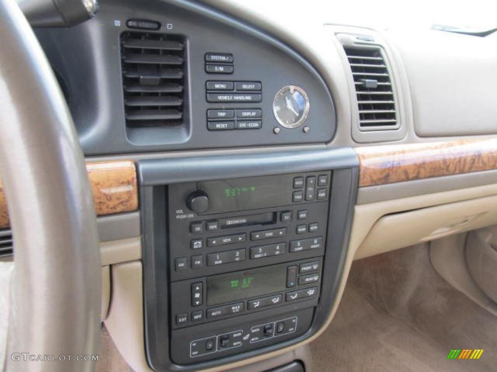 2000 Lincoln Continental Standard Continental Model Controls Photo #49569139