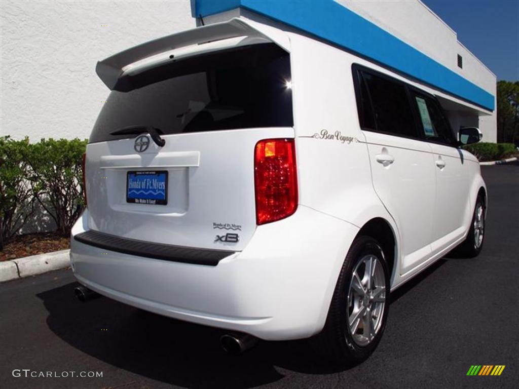 Super White 2010 Scion xB Standard xB Model Exterior Photo #49569385