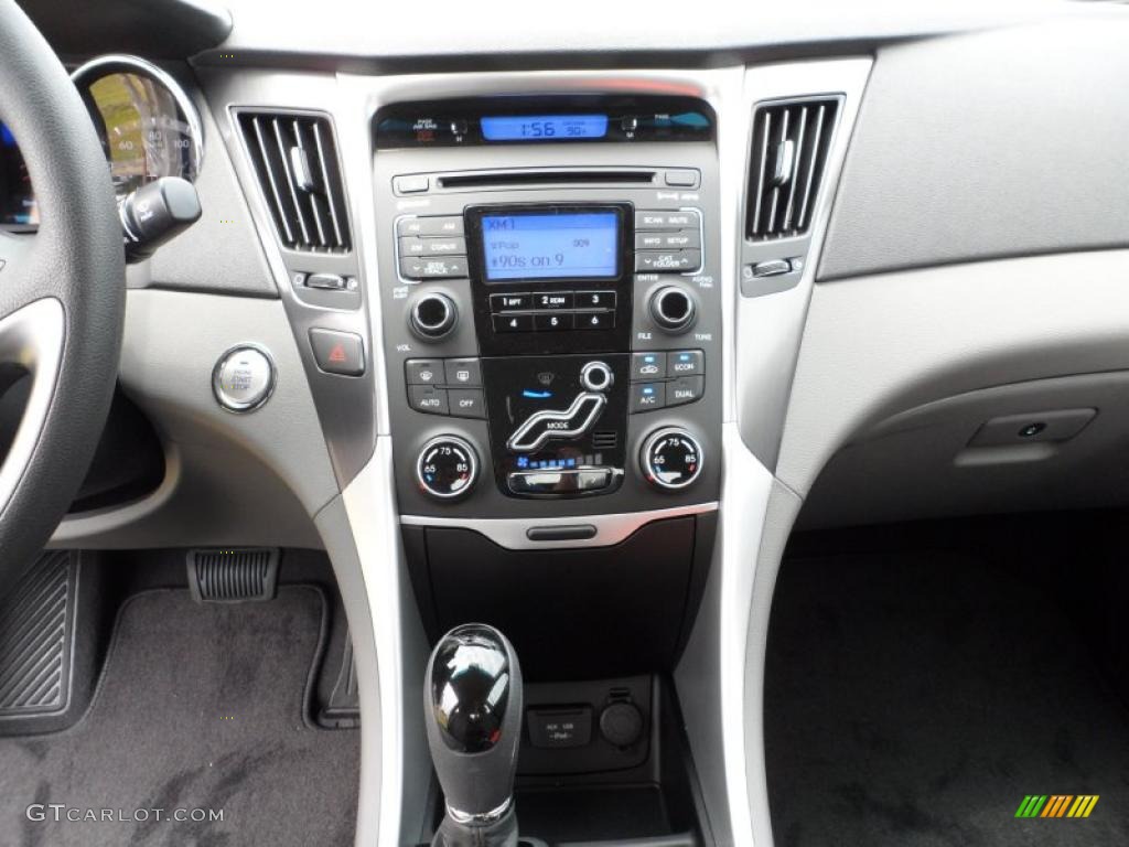 2011 Hyundai Sonata Hybrid Controls Photo #49576300