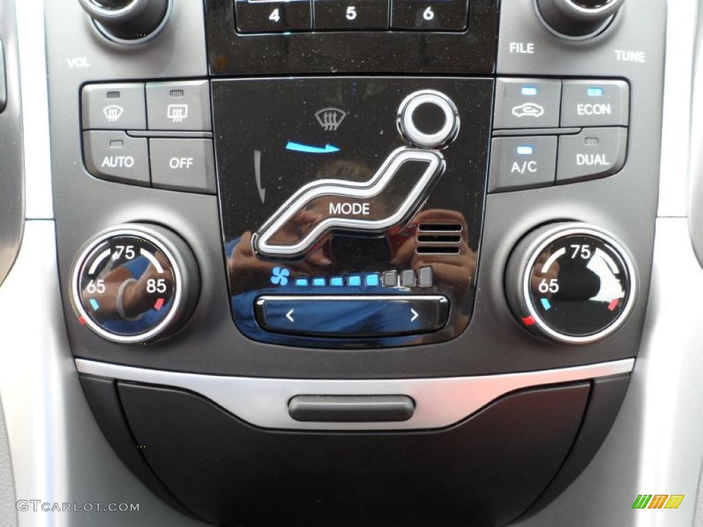 2011 Hyundai Sonata Hybrid Controls Photo #49576345