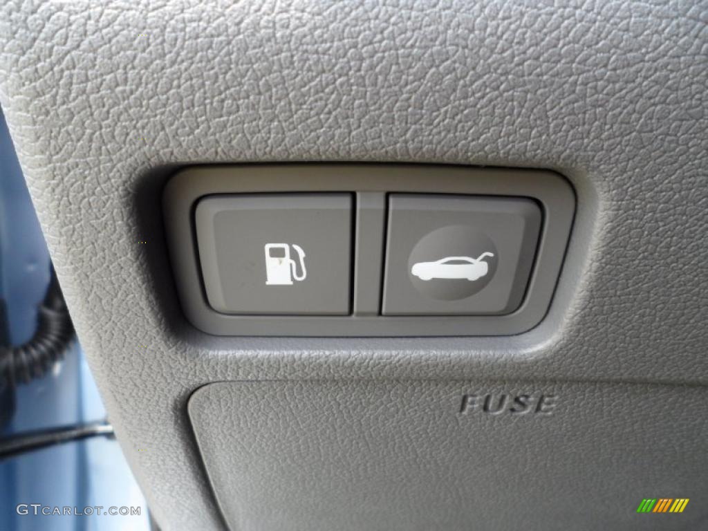 2011 Hyundai Sonata Hybrid Controls Photo #49576462