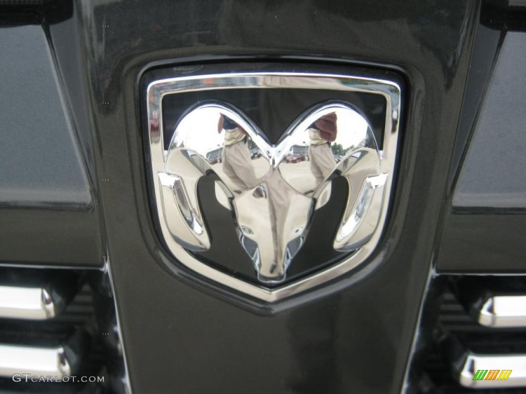 2011 Dodge Nitro Heat 4.0 4x4 Marks and Logos Photo #49578589