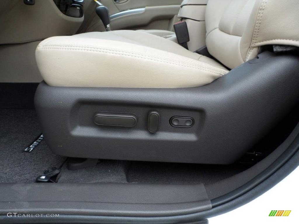 2011 Hyundai Santa Fe Limited Controls Photo #49579867