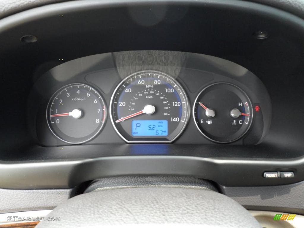 2011 Hyundai Santa Fe Limited Gauges Photo #49580002