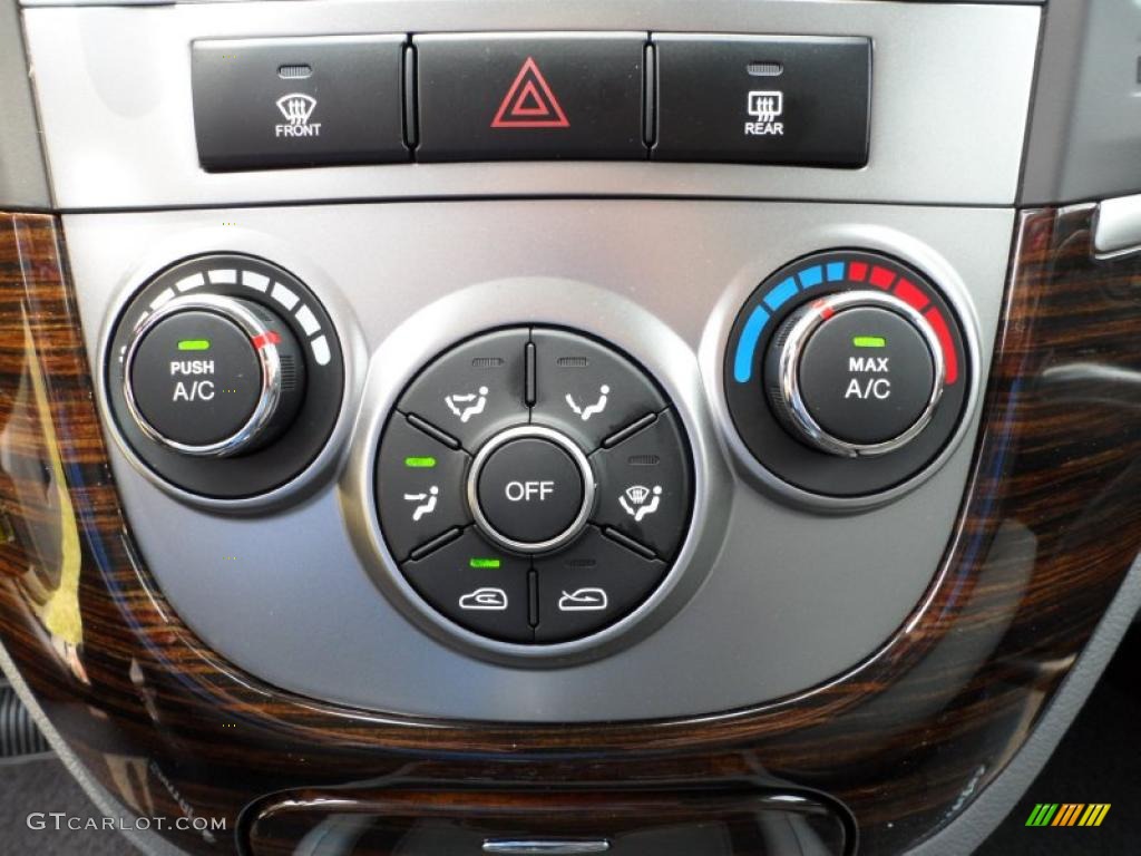 2011 Hyundai Santa Fe GLS Controls Photo #49580488