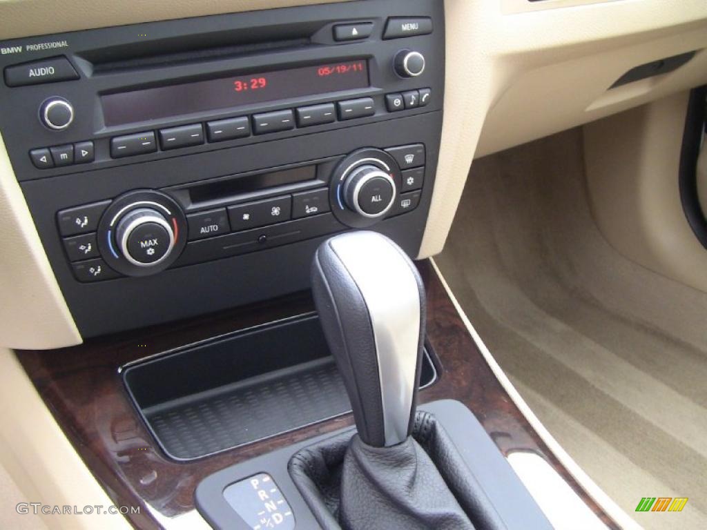 2011 BMW 3 Series 328i Sedan Controls Photo #49582117