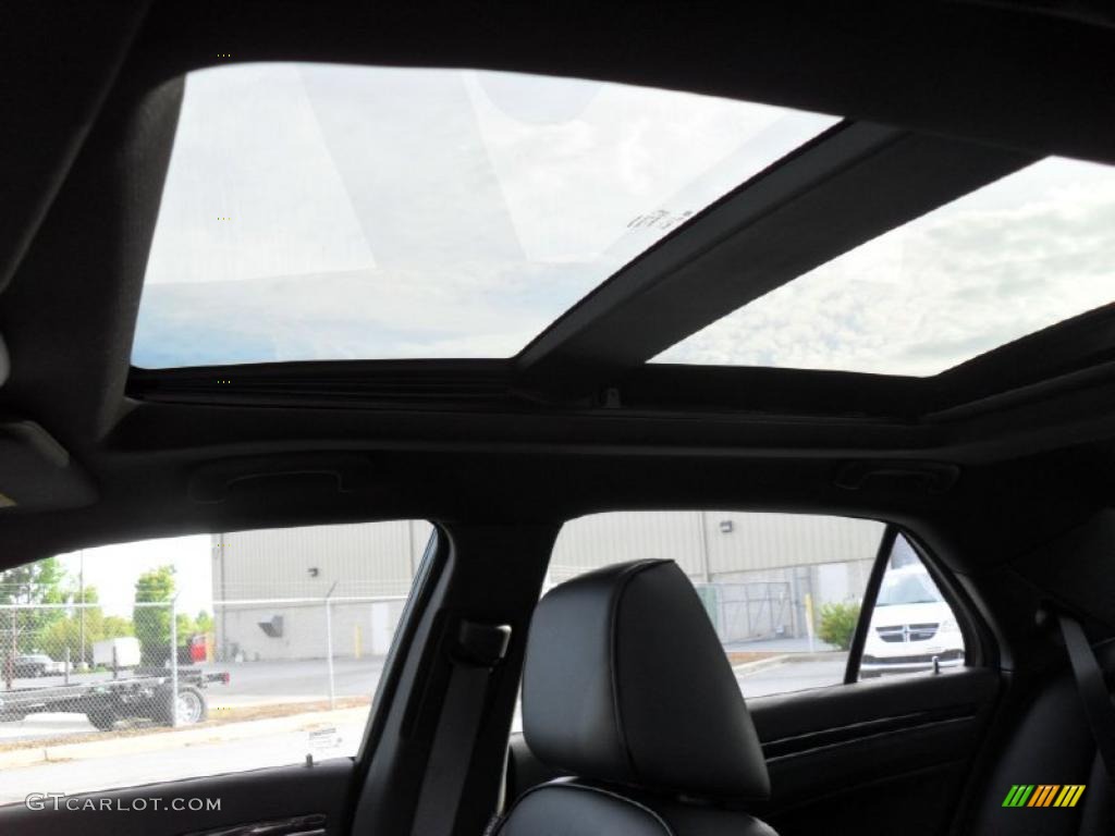 2011 Chrysler 300 C Hemi Sunroof Photo #49583440