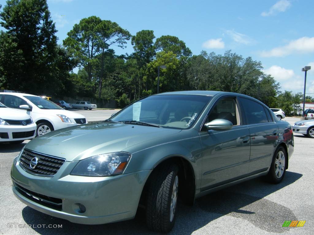 2005 Altima 2.5 S - Mystic Emerald Green / Blond photo #1