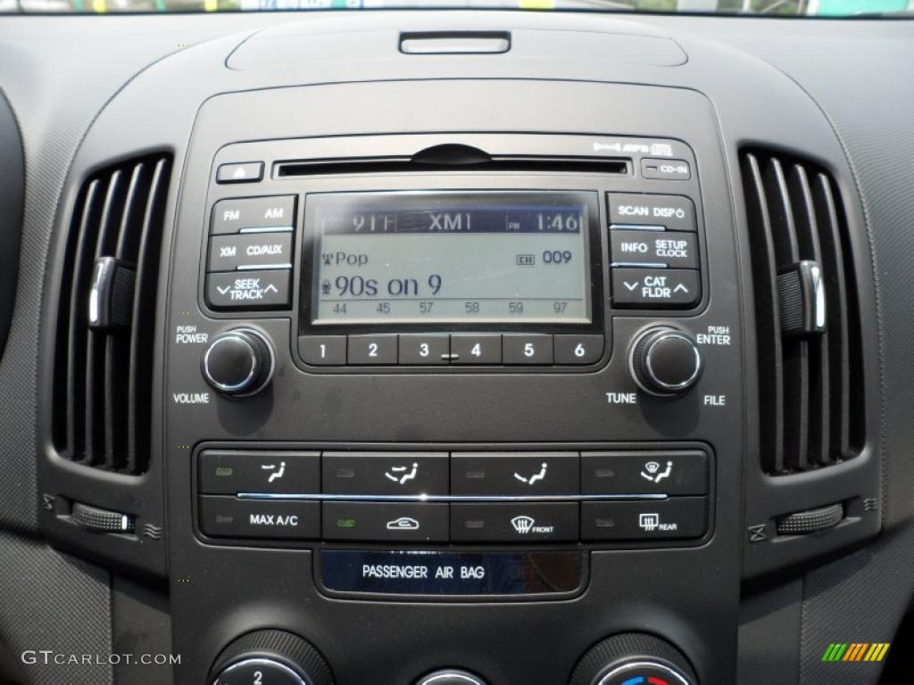 2011 Hyundai Elantra Touring GLS Controls Photo #49585609