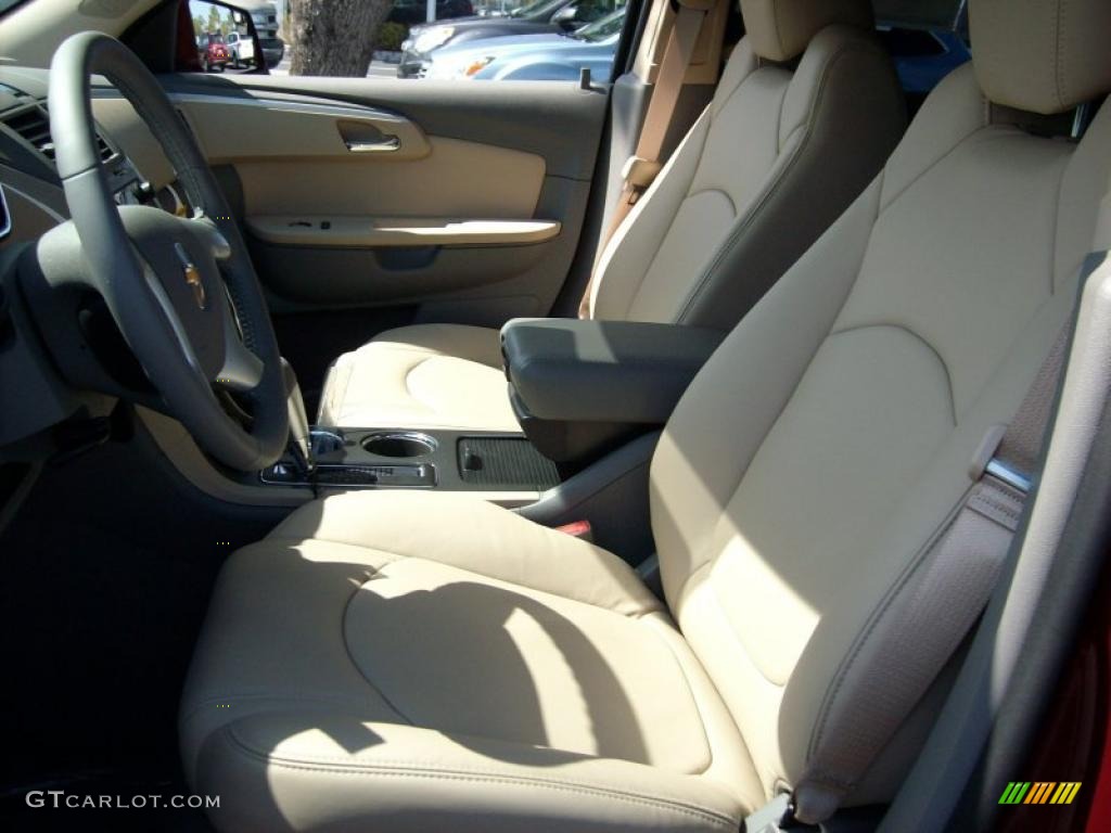 Cashmere/Dark Gray Interior 2011 Chevrolet Traverse LT Photo #49587058