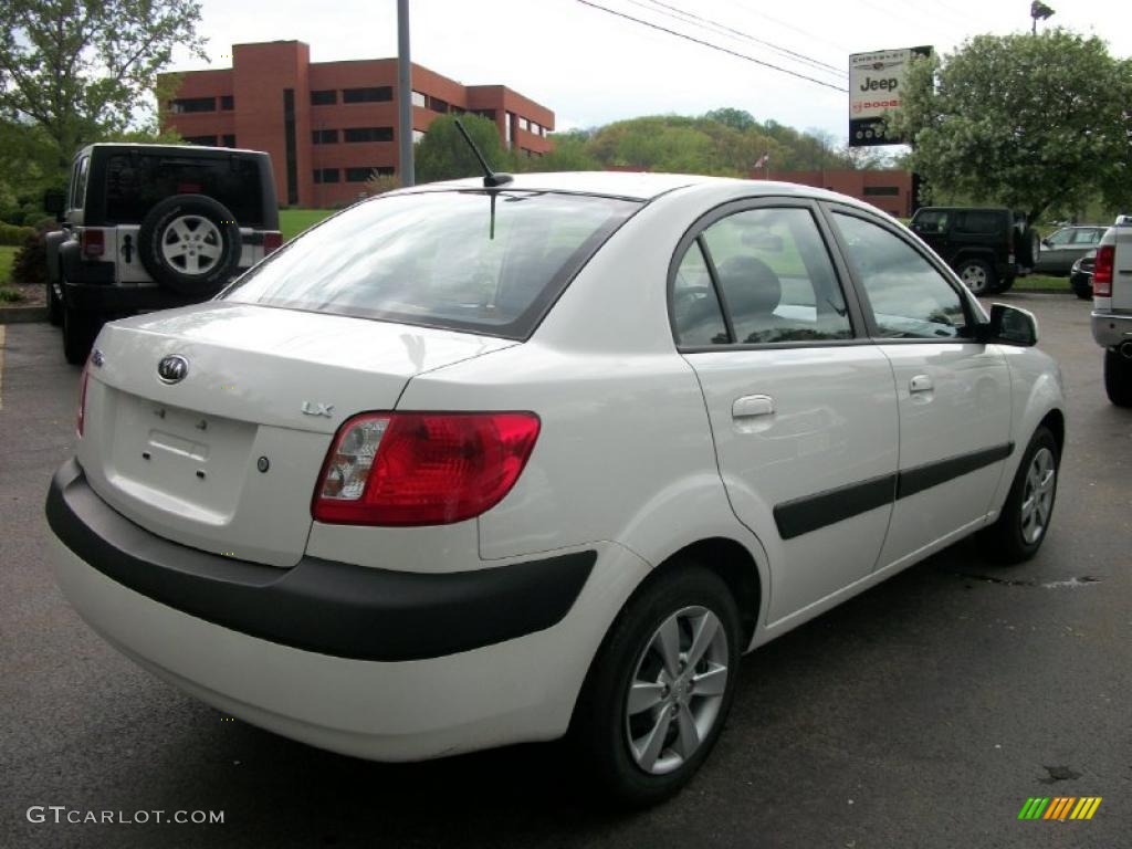 2009 Rio LX Sedan - Clear White / Gray photo #2