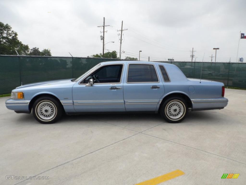 Portofino Blue Metallic 1994 Lincoln Town Car Signature Exterior Photo #49591138