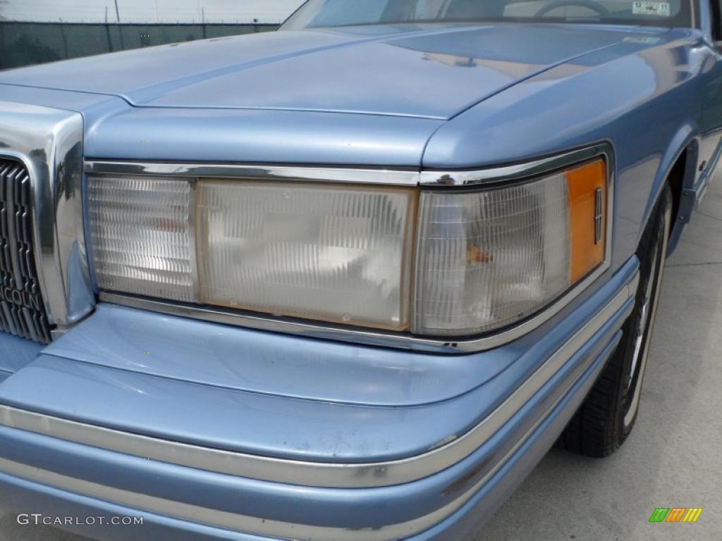 1994 Town Car Signature - Portofino Blue Metallic / Blue photo #10