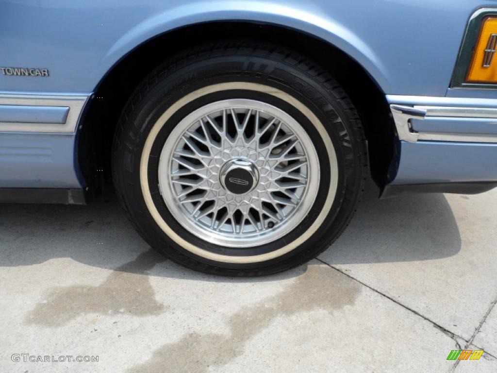 1994 Lincoln Town Car Signature Wheel Photos