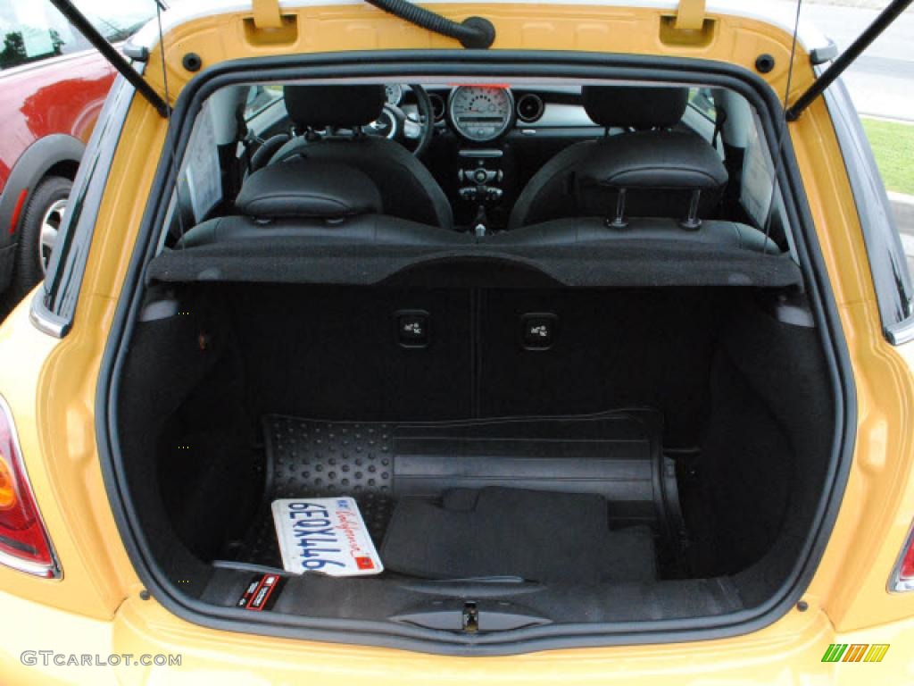 2008 Cooper Hardtop - Mellow Yellow / Punch Carbon Black photo #10