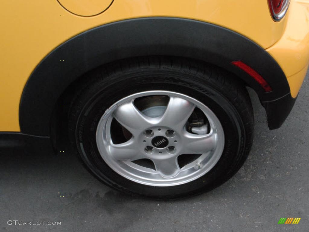 2008 Cooper Hardtop - Mellow Yellow / Punch Carbon Black photo #11