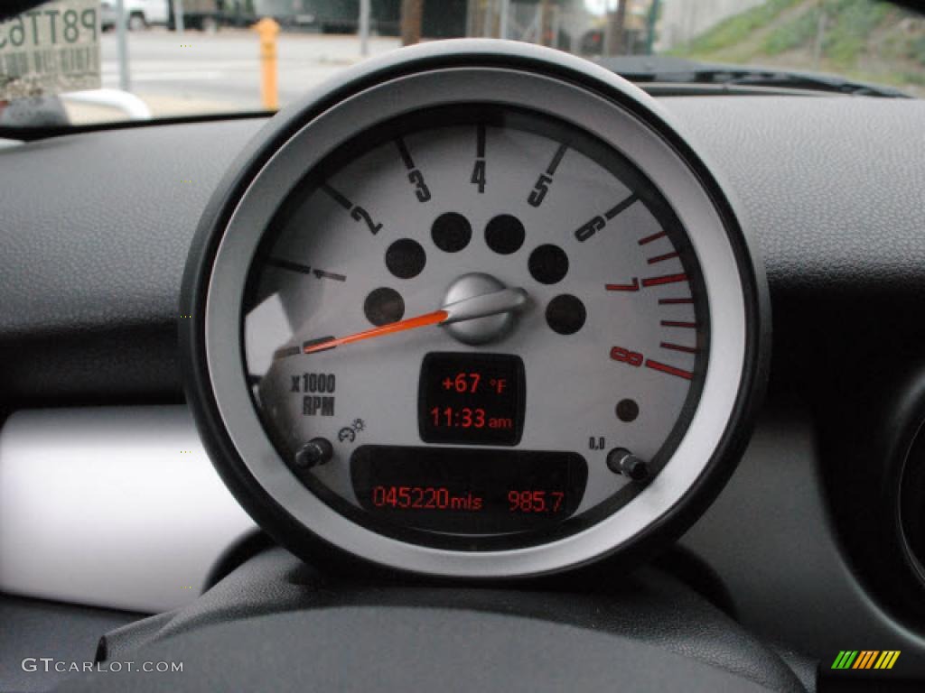 2008 Cooper Hardtop - Mellow Yellow / Punch Carbon Black photo #17